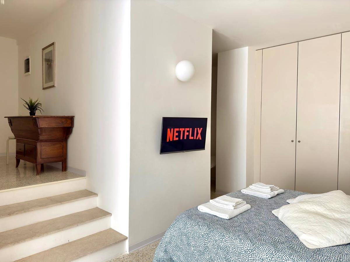 ميلان Minimal Apartment Navigli المظهر الخارجي الصورة