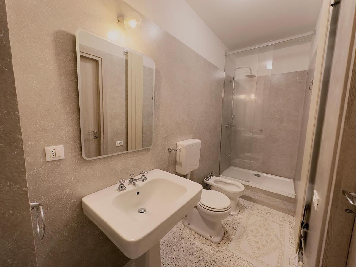 ميلان Minimal Apartment Navigli المظهر الخارجي الصورة