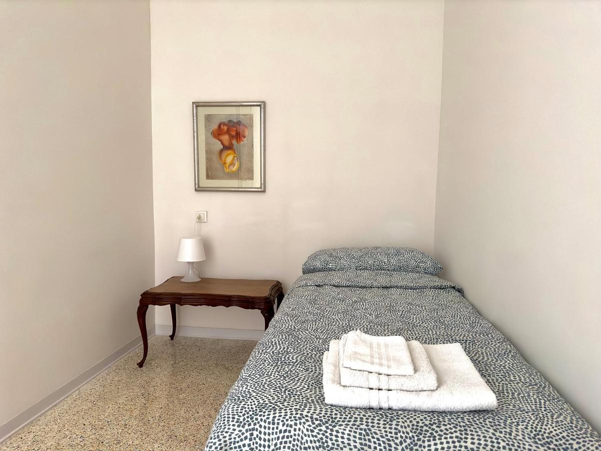 ميلان Minimal Apartment Navigli المظهر الخارجي الصورة