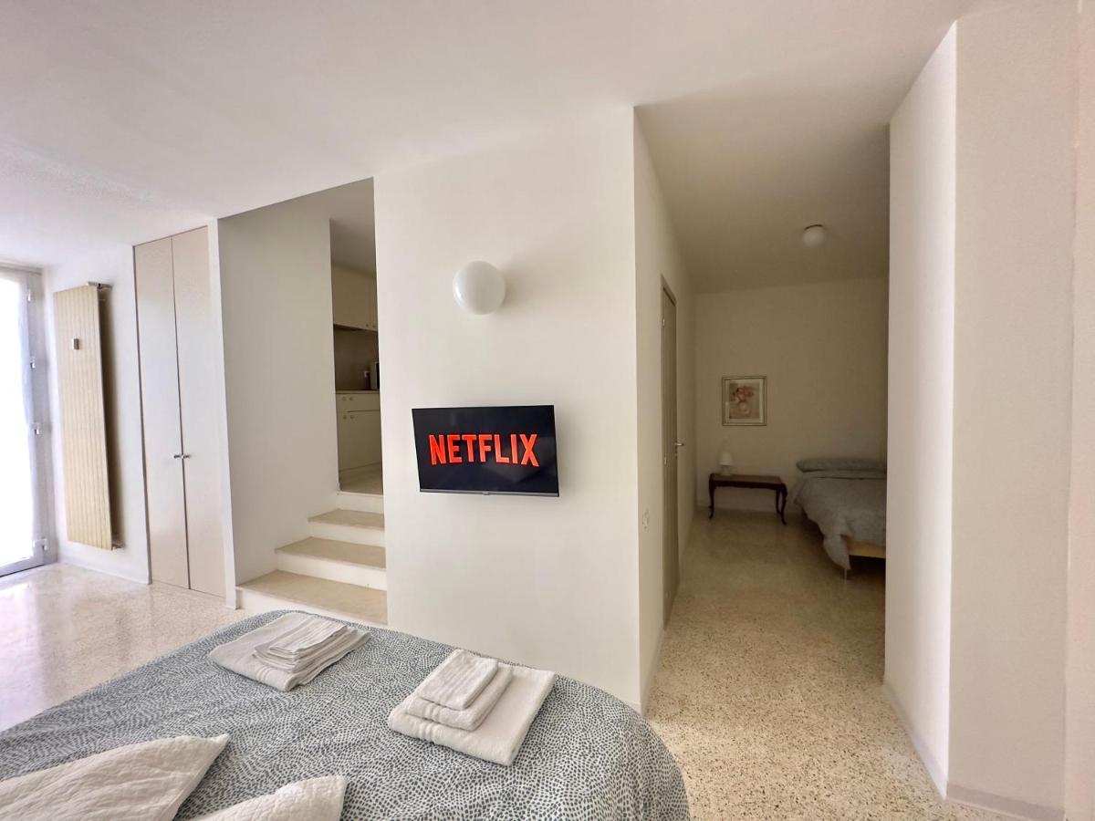 ميلان Minimal Apartment Navigli المظهر الخارجي الصورة
